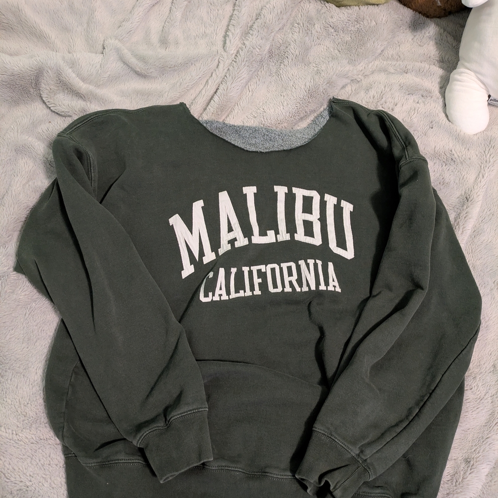 Brandy Melville Dark Green - Off The Shoulder Cut